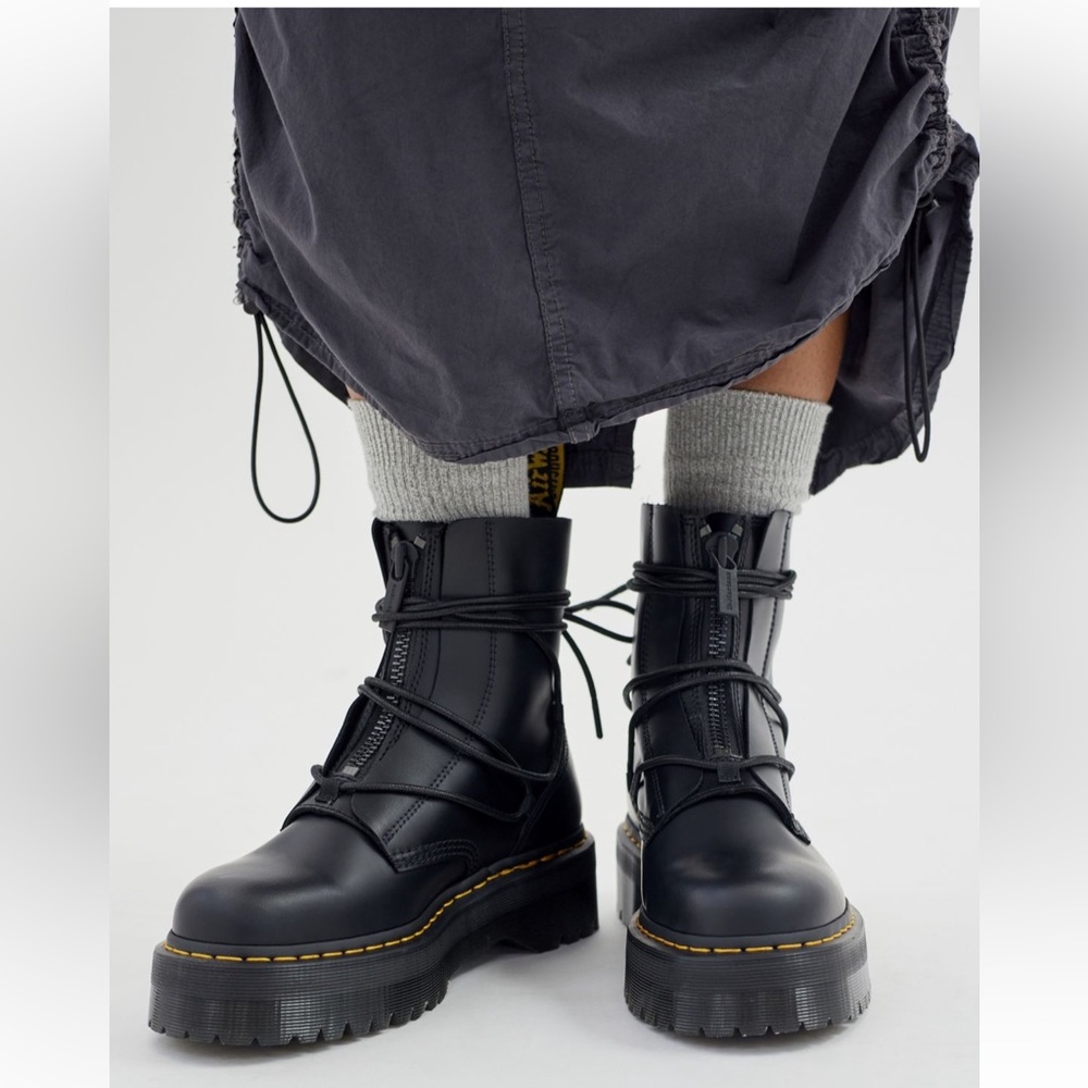 Dr. Martens - Picture 3 of 9